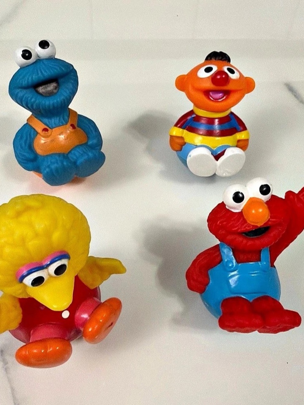 Hasbro Sesame Street Weebles Figures Set Red & Blue